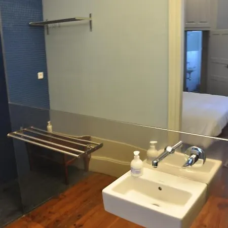 435 Almada Cosy Studio